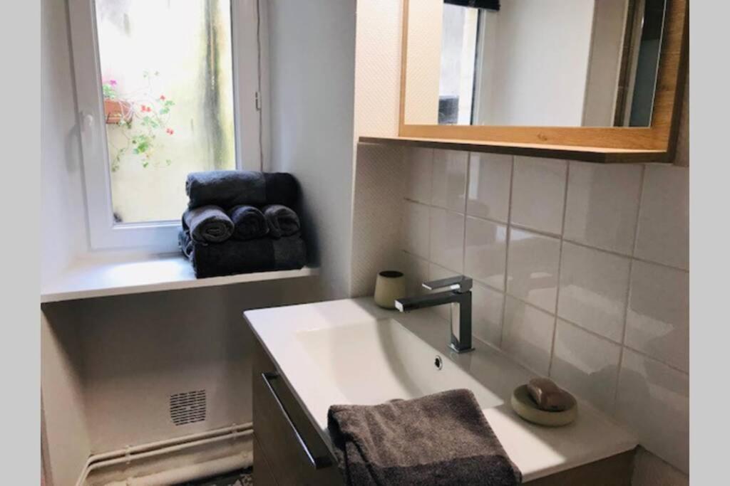 Au Coeur Du Vieux Bayeux, Logement De Charme Lejlighed Eksteriør billede