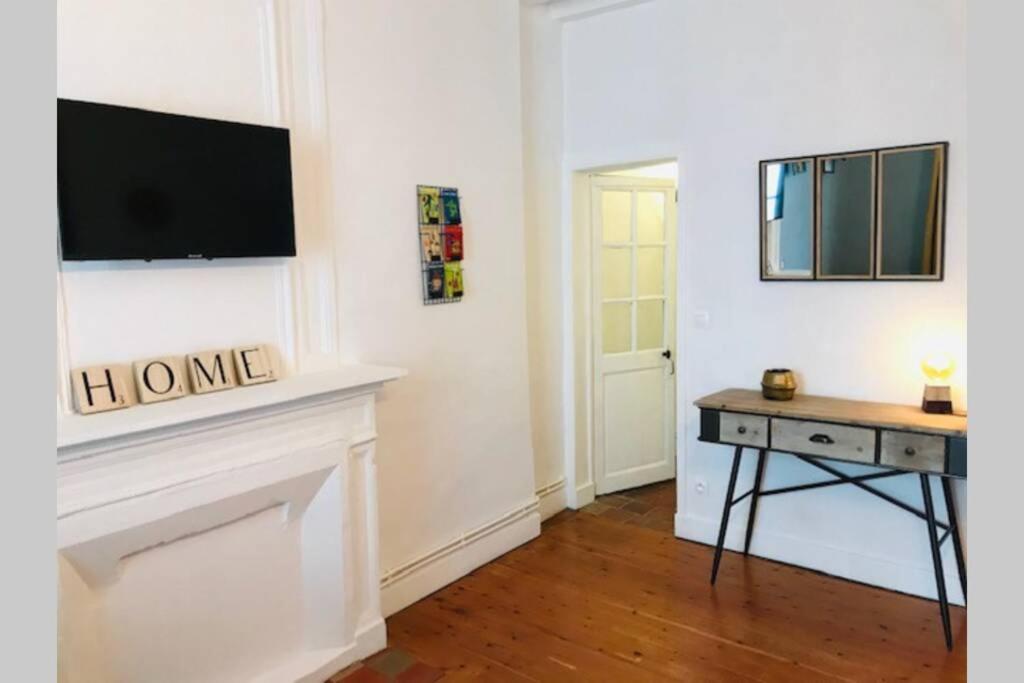 Au Coeur Du Vieux Bayeux, Logement De Charme Lejlighed Eksteriør billede